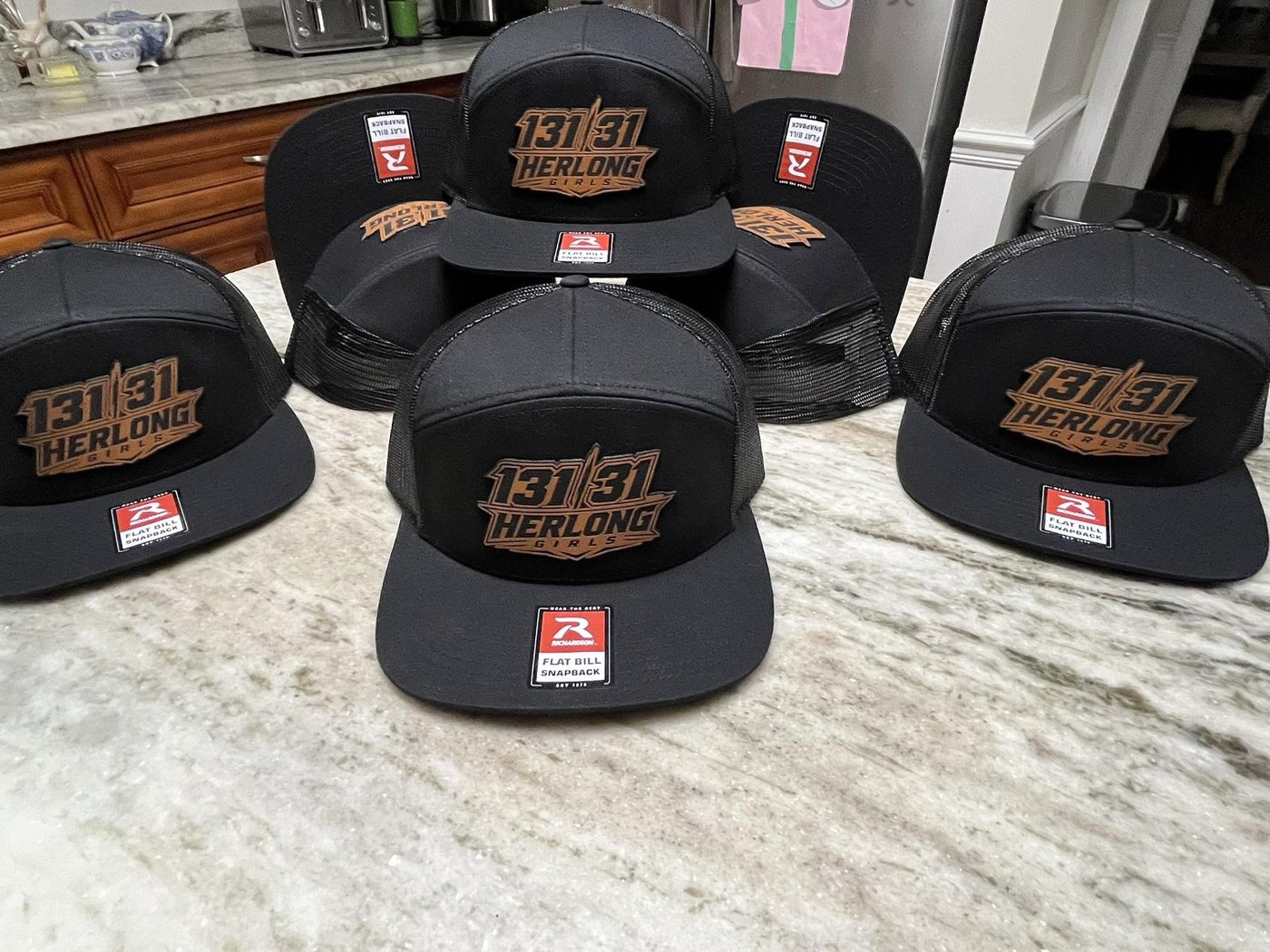 Herlong Girls 131/31 flat bill snapback hats